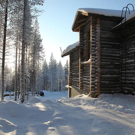 Karhunkieppi Chalets ليفي