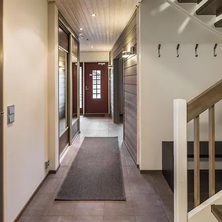 Karhunkieppi Chalets شاليه ليفي